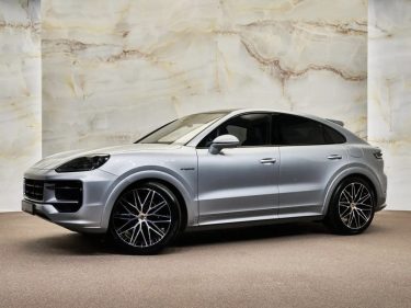 Porsche CAYENNE COUPE 3.0 E-HYBRID 470CH SportDesign · Jantes 22" · BOSE