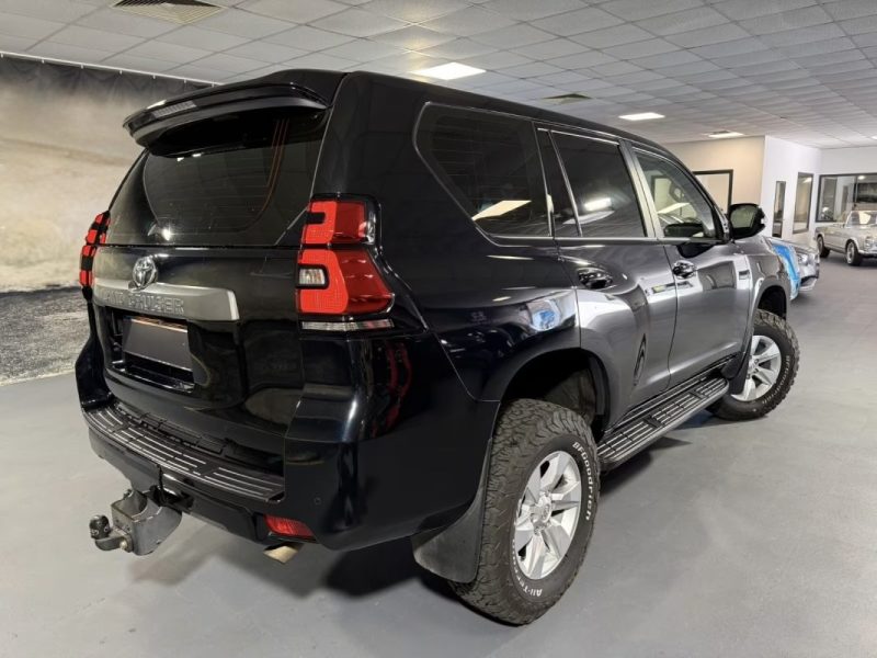 Toyota LAND CRUISER 2.8 D4-D COMFORT KIT OME · REMORQUAGE 3 T 2020