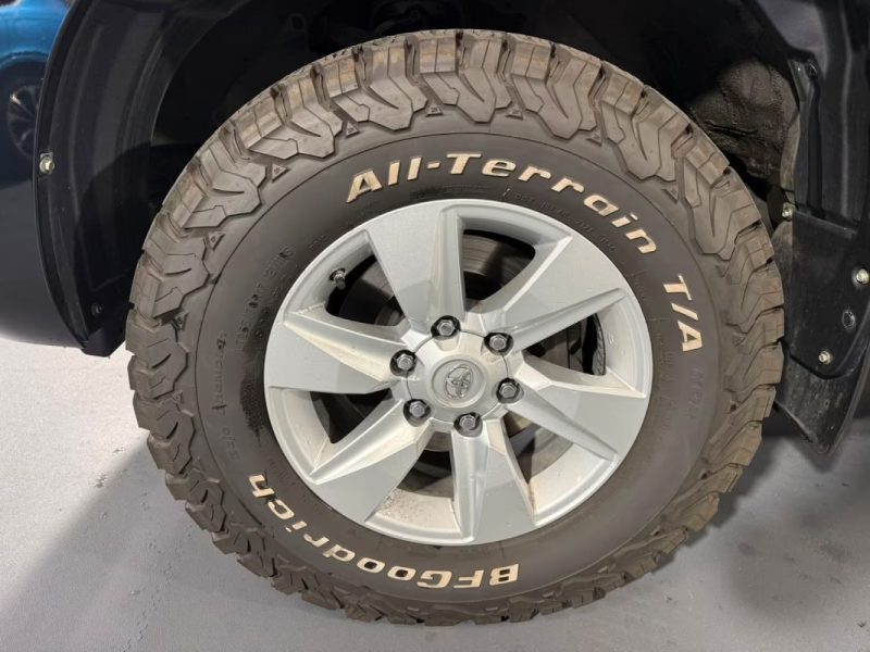 Toyota LAND CRUISER 2.8 D4-D COMFORT KIT OME · REMORQUAGE 3 T 2020