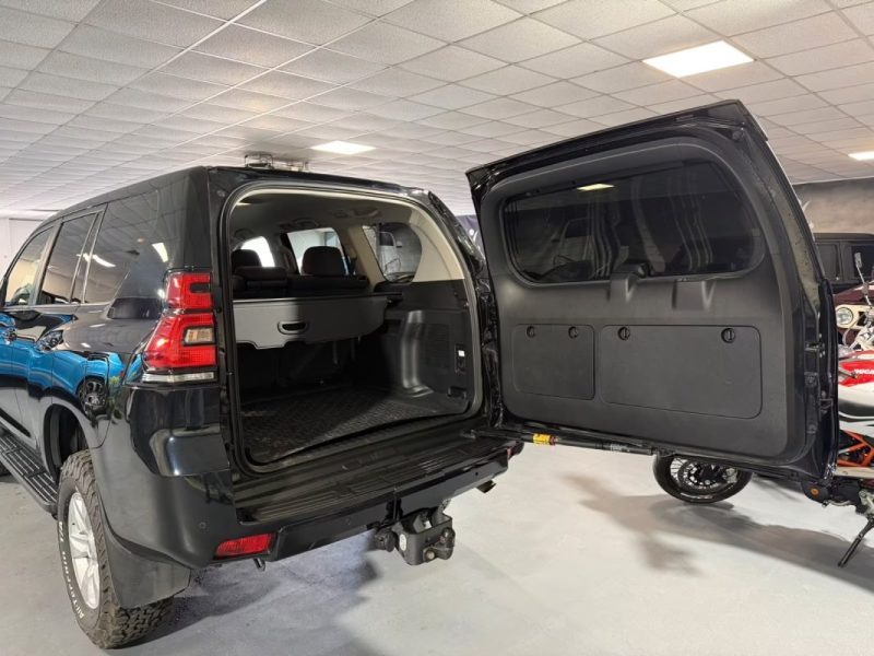 Toyota LAND CRUISER 2.8 D4-D COMFORT KIT OME · REMORQUAGE 3 T 2020