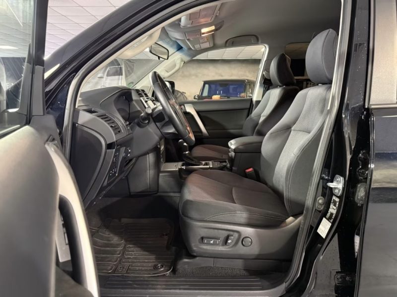 Toyota LAND CRUISER 2.8 D4-D COMFORT KIT OME · REMORQUAGE 3 T 2020