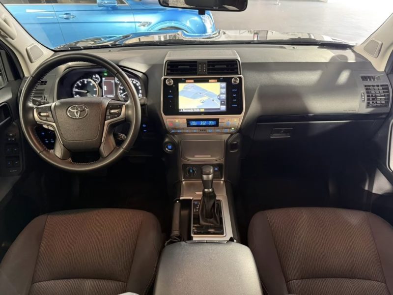Toyota LAND CRUISER 2.8 D4-D COMFORT KIT OME · REMORQUAGE 3 T 2020