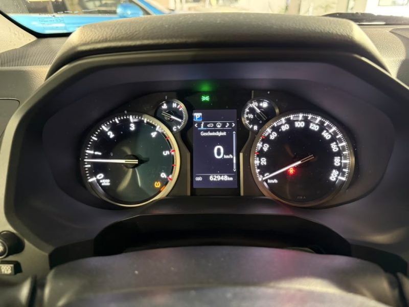 Toyota LAND CRUISER 2.8 D4-D COMFORT KIT OME · REMORQUAGE 3 T 2020