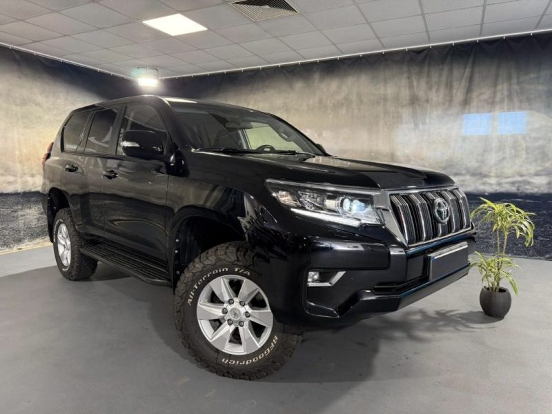 Toyota LAND CRUISER 2.8 D4-D COMFORT KIT OME · REMORQUAGE 3 T 2020