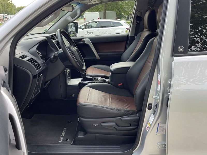 Toyota LAND CRUISER 150 LONG 2.8 D-4D 