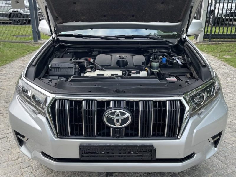 Toyota LAND CRUISER 150 LONG 2.8 D-4D 