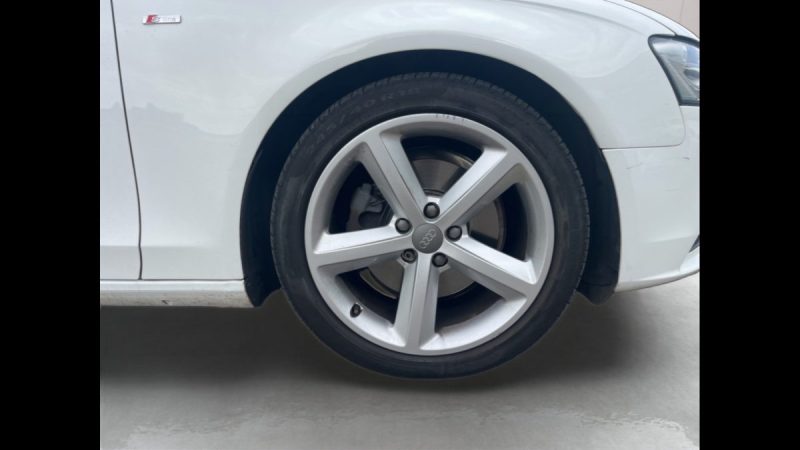 AUDI A4 2.0 TDI 177CH S-LINE BOITE AUTOMATIQUE