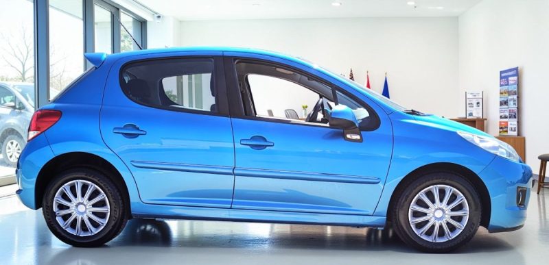 PEUGEOT 207+ 1.4 100CV SPORT 5PORTES 1ER MAIN GARANTIE 6MOIS