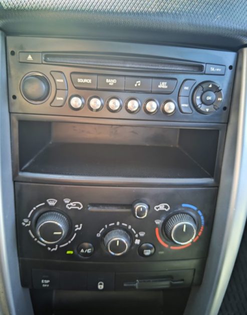 PEUGEOT 207+ 1.4 100CV SPORT 5PORTES 1ER MAIN GARANTIE 6MOIS