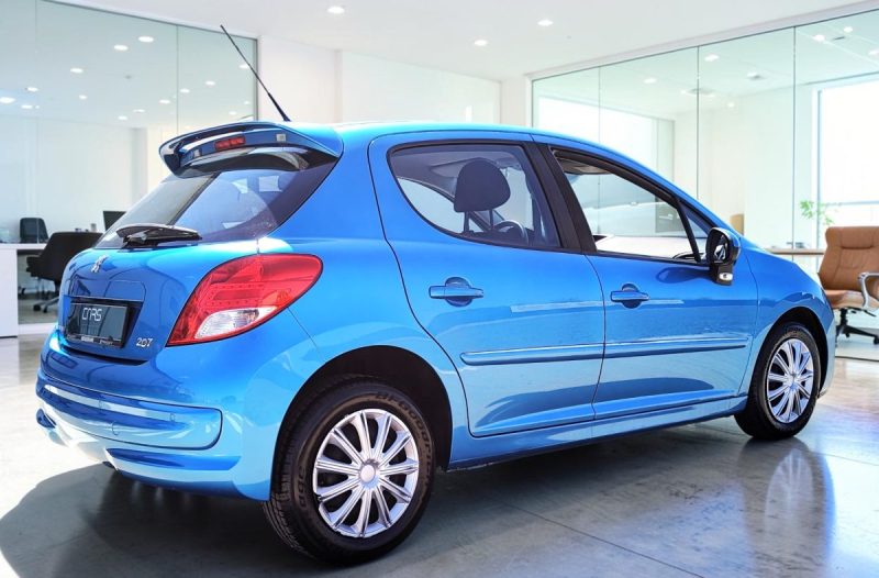 PEUGEOT 207+ 1.4 100CV SPORT 5PORTES 1ER MAIN GARANTIE 6MOIS