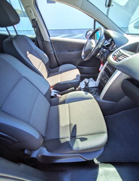 PEUGEOT 207+ 1.4 100CV SPORT 5PORTES 1ER MAIN GARANTIE 6MOIS