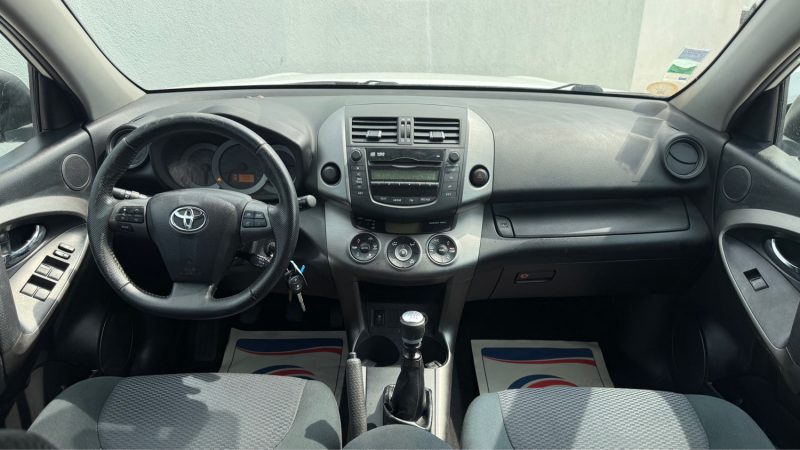 TOYOTA RAV4 150 D-4D LECAP 2WD 2010