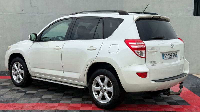 TOYOTA RAV4 150 D-4D LECAP 2WD 2010