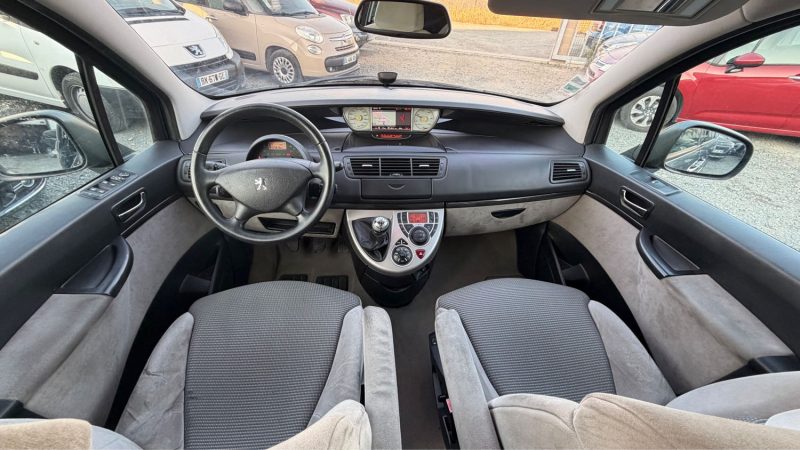 PEUGEOT 807 2.0 HDI 136 PREMIUM 2012