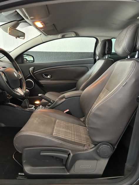 RENAULT MEGANE 3 XV DE FRANCE 1.9 DCI 130