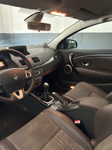 RENAULT MEGANE 3 XV DE FRANCE 1.9 DCI 130
