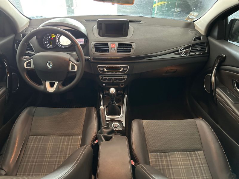 RENAULT MEGANE 3 XV DE FRANCE 1.9 DCI 130