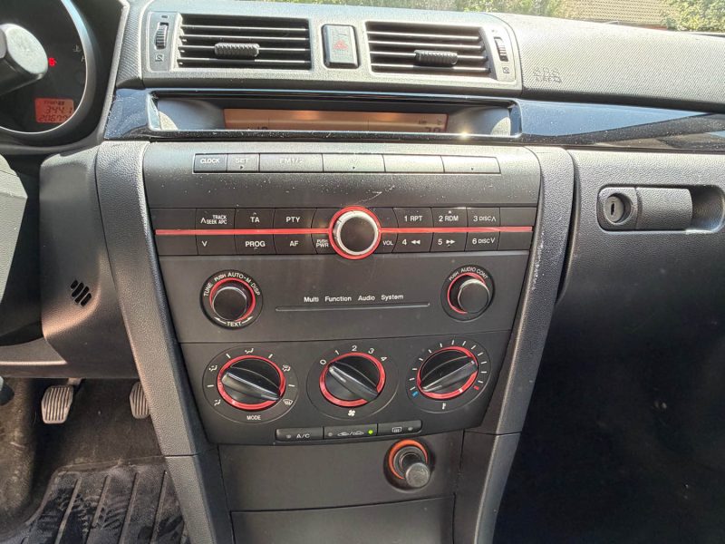 MAZDA 3 ELEGANCE 