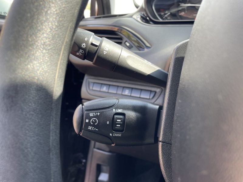 PEUGEOT 208 1.2 PURE TECH 68 LIKE 2018