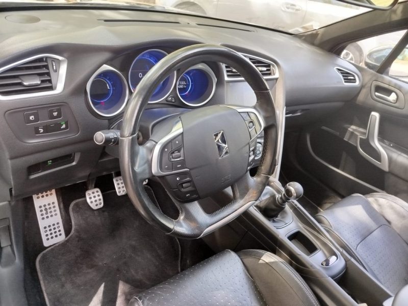CITROEN DS4 1,6 THP 200 CH SPORT CHIC MAI 2012