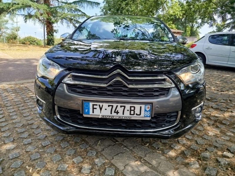 CITROEN DS4 1,6 THP 200 CH SPORT CHIC MAI 2012