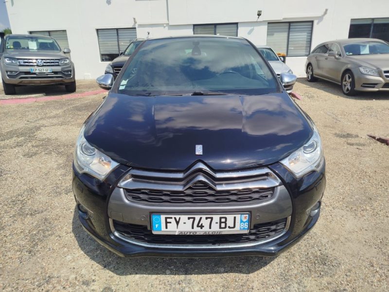 CITROEN DS4 1,6 THP 200 CH SPORT CHIC MAI 2012