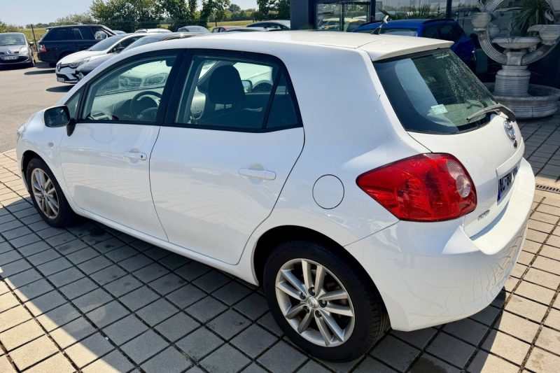 TOYOTA AURIS 132 VVTI DYNAMIC MMT 2009