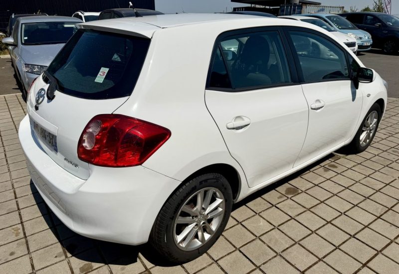 TOYOTA AURIS 132 VVTI DYNAMIC MMT 2009