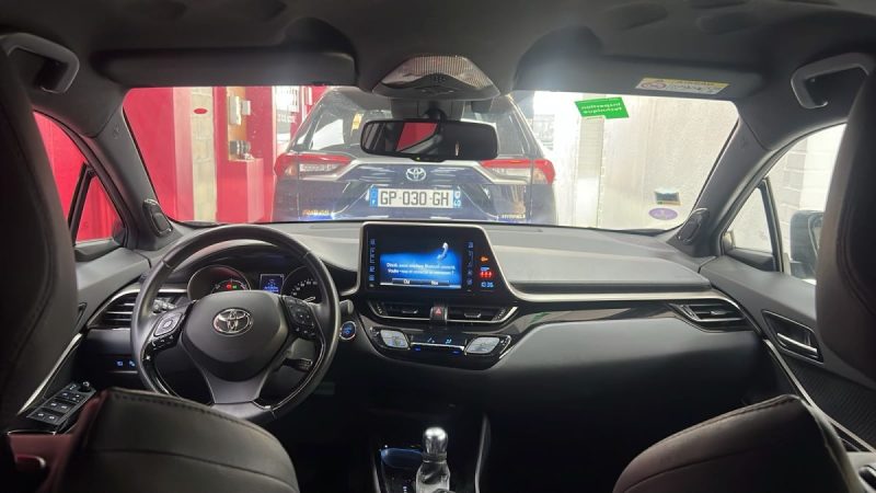 TOYOTA C-HR SUV HYBRIDE 1.8 GRAPHIC PREMIUM 122cv + CUIR/1 ERE MAIN/TVA RECUPERABLE