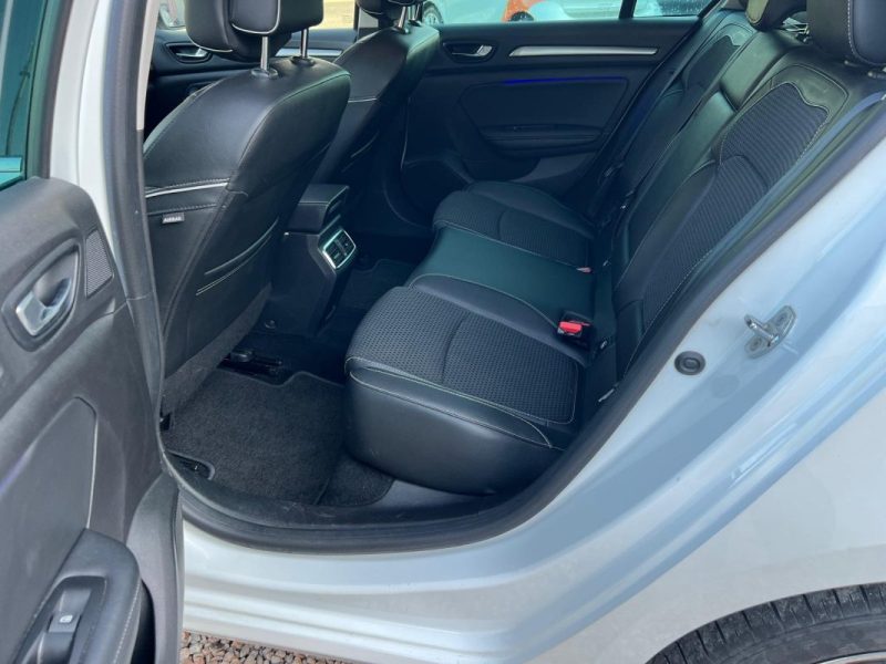 RENAULT MEGANE ESTATE 1.3 TCE 140 ch BUSINESS INTENS EDC