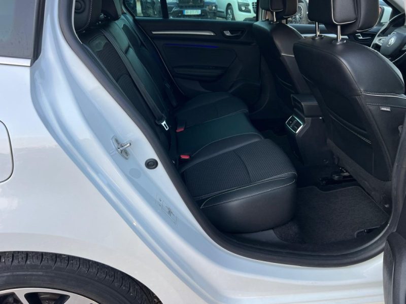 RENAULT MEGANE ESTATE 1.3 TCE 140 ch BUSINESS INTENS EDC