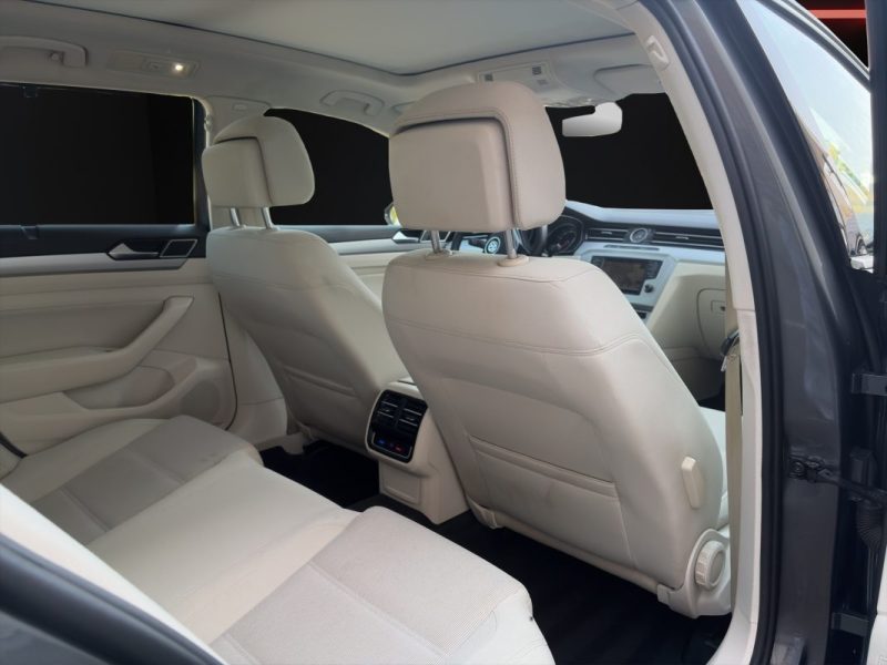 VOLKSWAGEN PASSAT SW 2.0 TDI 150 cv Confortline Business DSG6 / Toit ouvrant panoramique