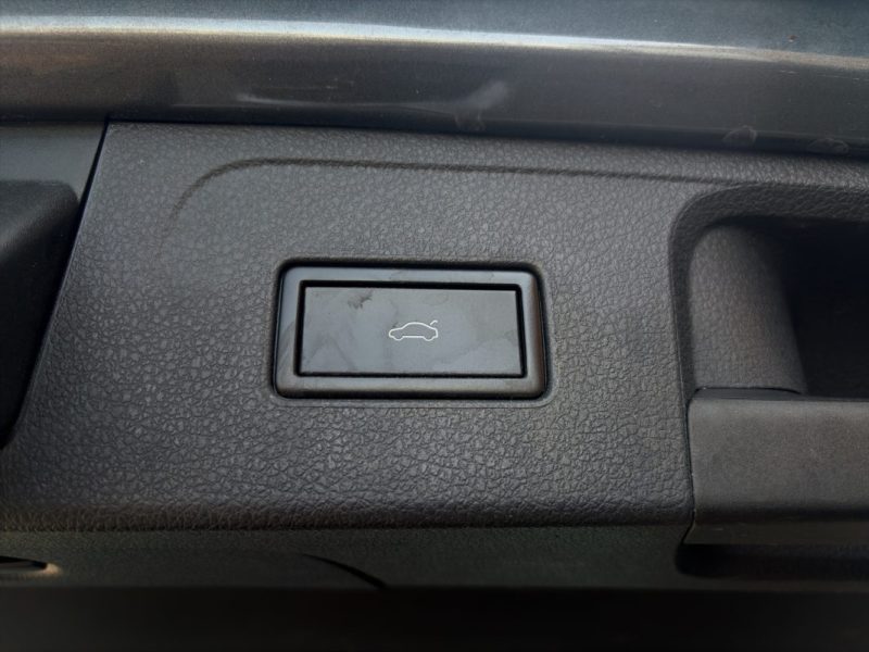 VOLKSWAGEN PASSAT SW 2.0 TDI 150 cv Confortline Business DSG6 / Toit ouvrant panoramique