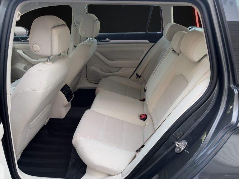 VOLKSWAGEN PASSAT SW 2.0 TDI 150 cv Confortline Business DSG6 / Toit ouvrant panoramique