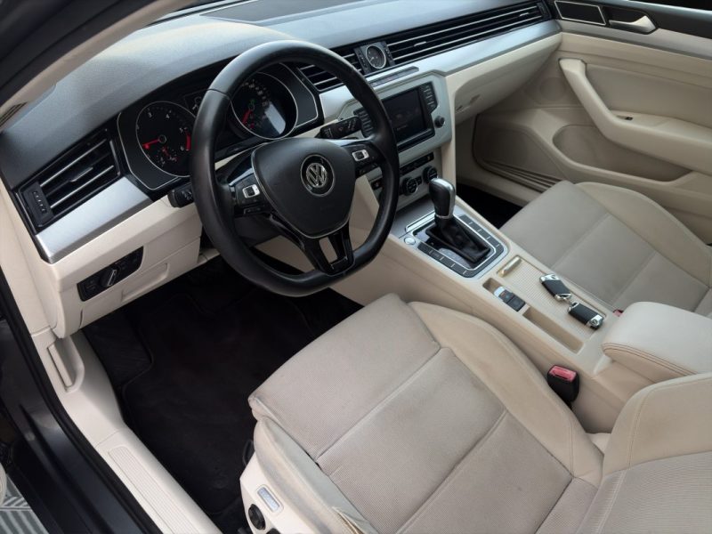 VOLKSWAGEN PASSAT SW 2.0 TDI 150 cv Confortline Business DSG6 / Toit ouvrant panoramique