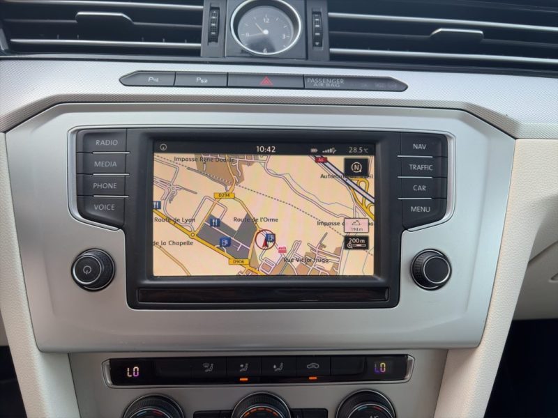 VOLKSWAGEN PASSAT SW 2.0 TDI 150 cv Confortline Business DSG6 / Toit ouvrant panoramique