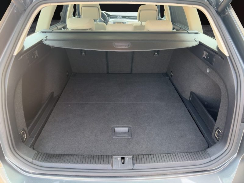 VOLKSWAGEN PASSAT SW 2.0 TDI 150 cv Confortline Business DSG6 / Toit ouvrant panoramique