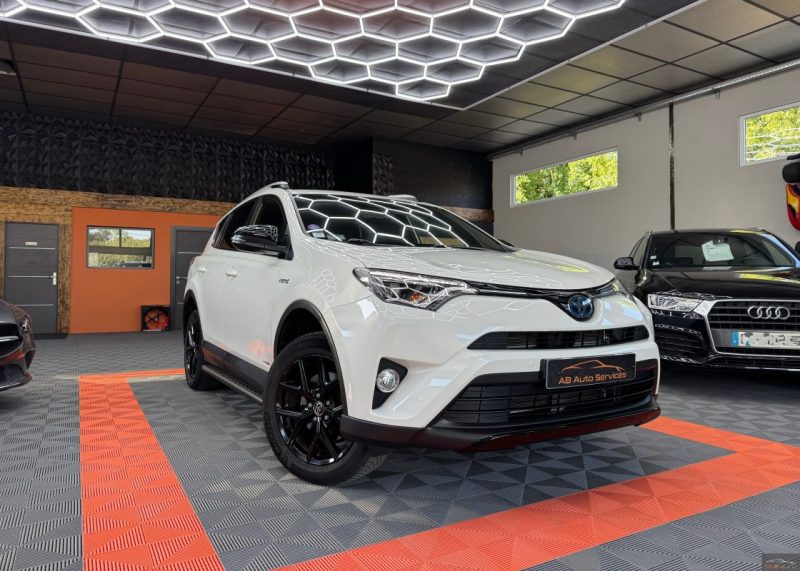 TOYOTA RAV4 HYBRIDE BLACK EDITION 197CH 2WD CVT 1ER MAIN - GARANTIE 12 - 60 MOIS