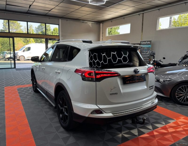 TOYOTA RAV4 HYBRIDE BLACK EDITION 197CH 2WD CVT 1ER MAIN - GARANTIE 12 - 60 MOIS