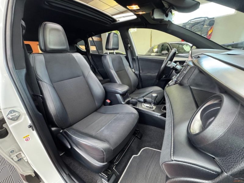 TOYOTA RAV4 HYBRIDE BLACK EDITION 197CH 2WD CVT 1ER MAIN - GARANTIE 12 - 60 MOIS