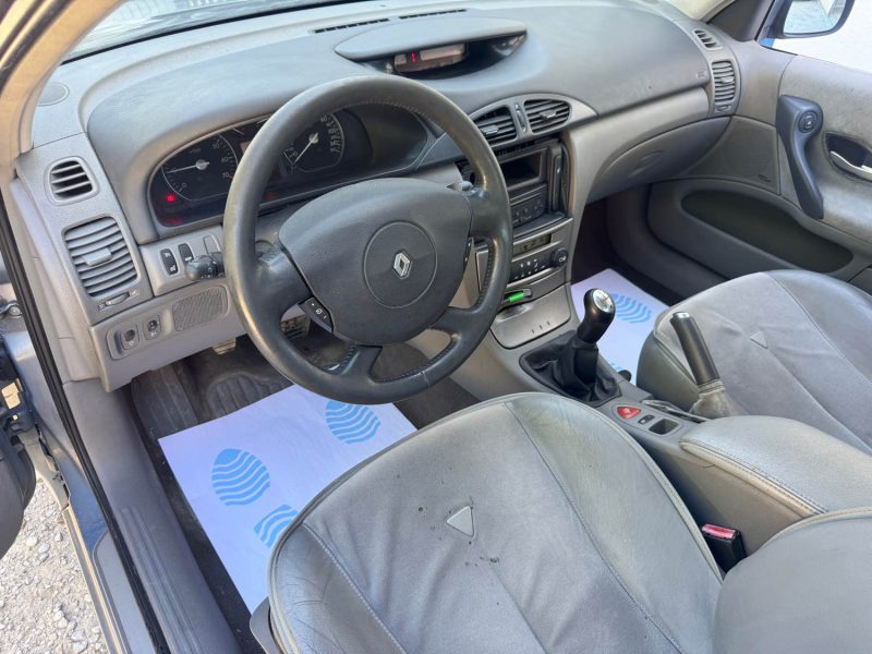 RENAULT LAGUNA II 1.8 ESSENCE 120 Cv DYNAMIQUE