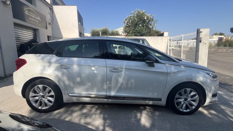 DS DS5 2.0 BLUE HDI 150 BVM6 SO CHIC 2017