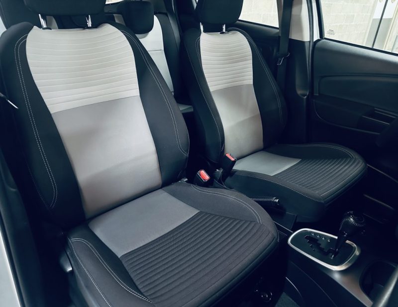 TOYOTA YARIS 100H DYNAMIC