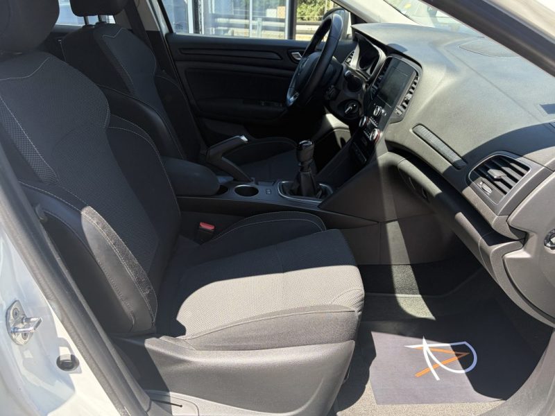 4991 HT / Renault Megane IV Société 2 places dCi 90ch Air Nav / GPS / Ecran tactile / Radars recul 1