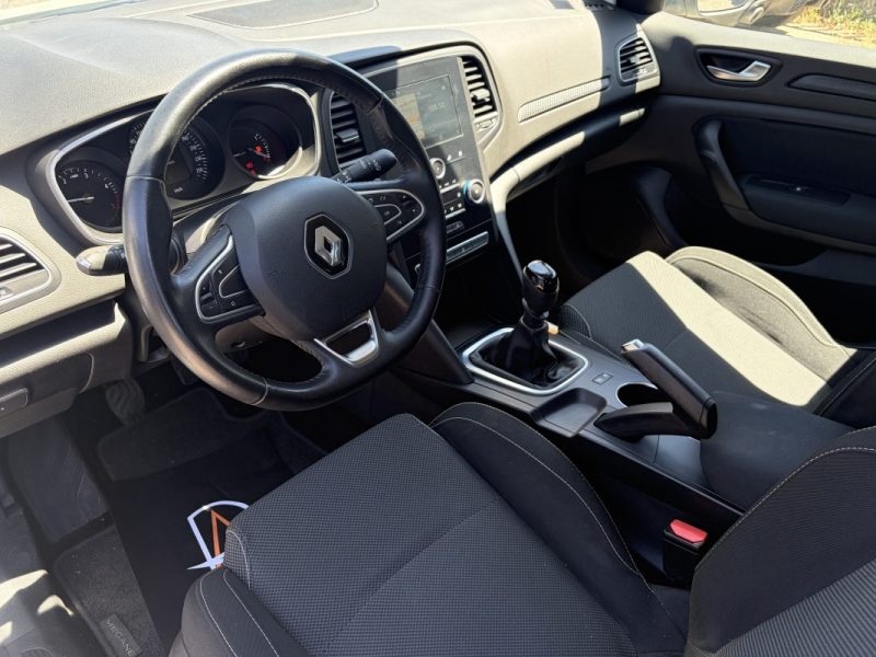 4991 HT / Renault Megane IV Société 2 places dCi 90ch Air Nav / GPS / Ecran tactile / Radars recul 1