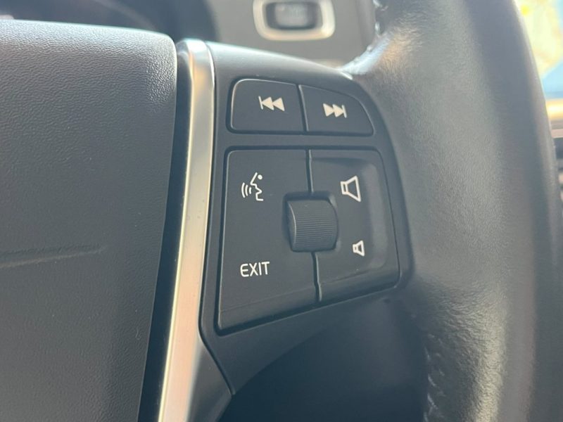 🚗 VOLVO V60 D2 120 Ch ⚙️ R-DESIGN 🛋️ Cuir 📡 Radars de recul ❄️ Climatisation