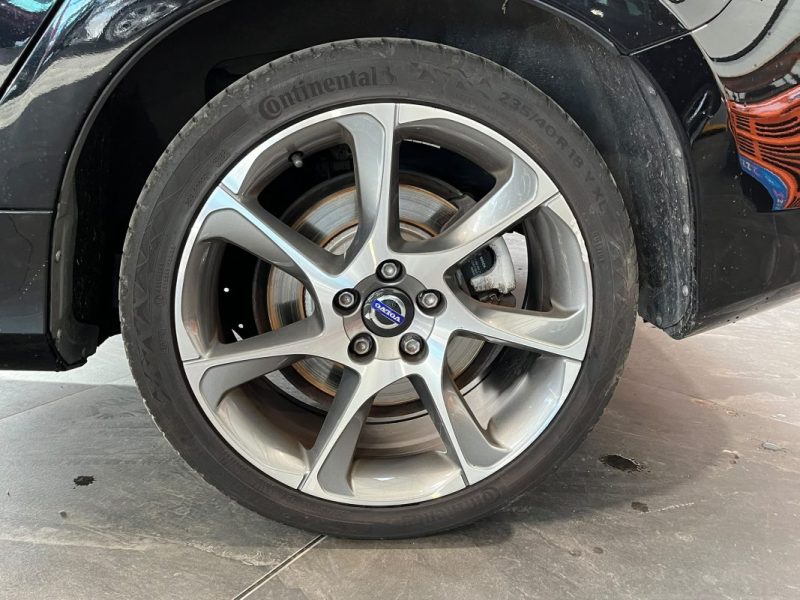 🚗 VOLVO V60 D2 120 Ch ⚙️ R-DESIGN 🛋️ Cuir 📡 Radars de recul ❄️ Climatisation