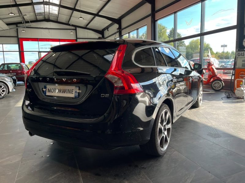 🚗 VOLVO V60 D2 120 Ch ⚙️ R-DESIGN 🛋️ Cuir 📡 Radars de recul ❄️ Climatisation