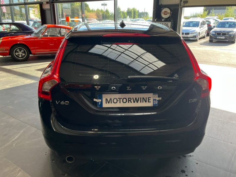 🚗 VOLVO V60 D2 120 Ch ⚙️ R-DESIGN 🛋️ Cuir 📡 Radars de recul ❄️ Climatisation