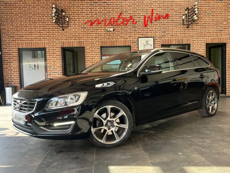 🚗 VOLVO V60 D2 120 Ch ⚙️ R-DESIGN 🛋️ Cuir 📡 Radars de recul ❄️ Climatisation